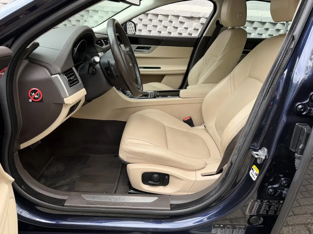 Jaguar XF 2.0 Portfolio Automaat Stuur en stoel verwarming voor Trekhaak afneembaar: foto 2