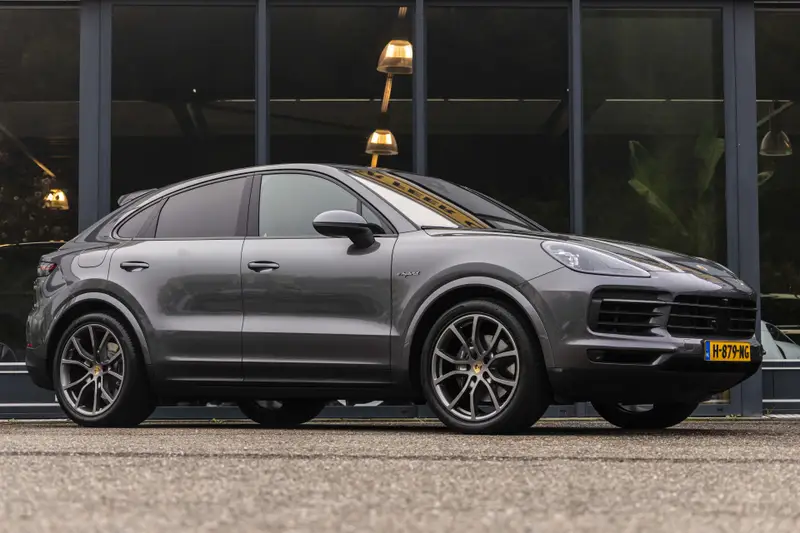 Porsche Cayenne Coupé 3.0 E-Hybrid Sport Chrono 2020 leasen bij DreamLease: foto 1