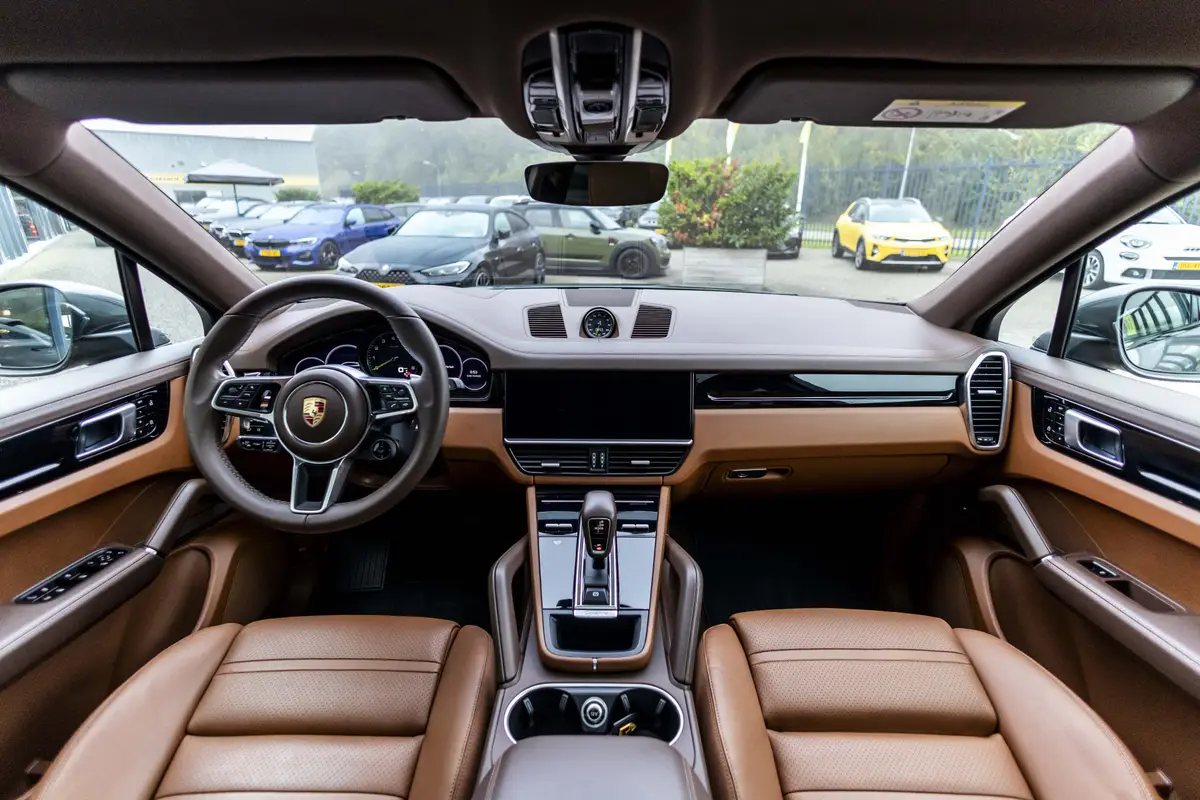 Porsche Cayenne Coupé 3.0 E-Hybrid Sport Chrono: foto 2