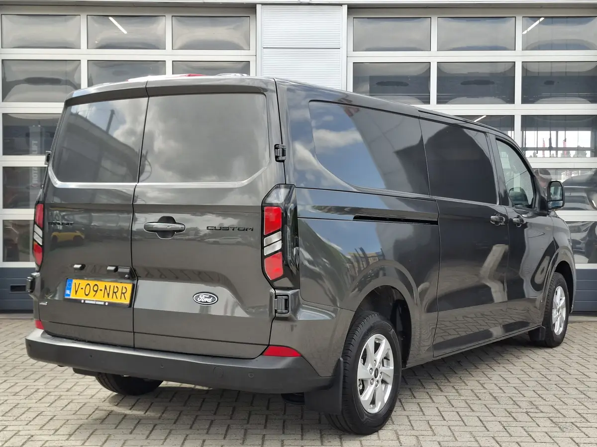 Ford Transit Custom 320 2.5 PHEV L2H1 Limited: foto 2