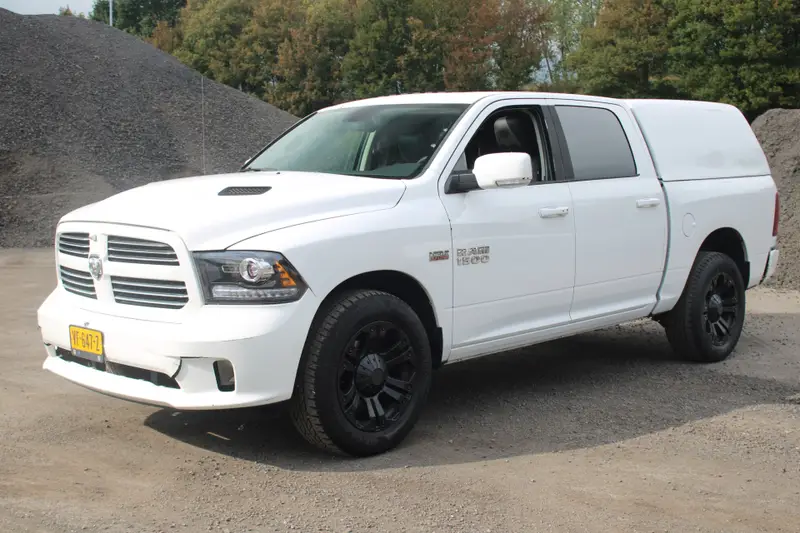 Dodge Ram 1500 5.7 V8 4x4 Quad Cab 6'4 2013 leasen bij DreamLease: foto 1