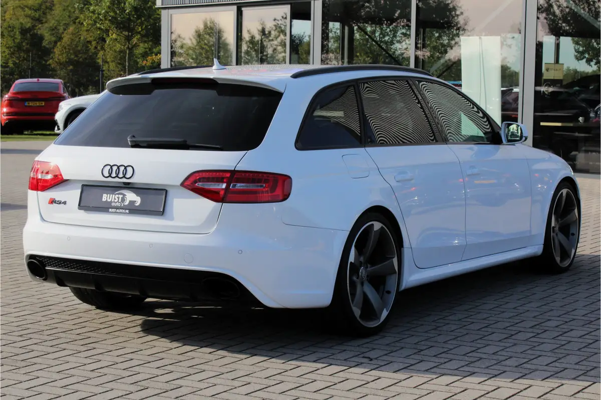Audi RS4 Avant 4.2 FSI quattro: foto 2