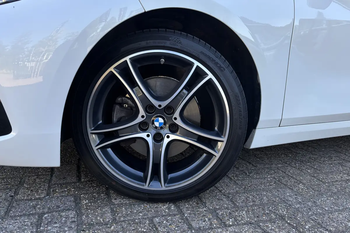BMW 1 Serie 118i Sportline | Sportleder | Comfort Acces | Stoel+Stuurverwarming | PDC V+A | Carplay: foto 2
