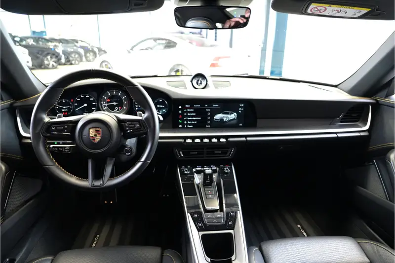 Porsche 911 Cabrio 3.8 Turbo S 478kW/650pk PDK8 SPORT DESIGN + AERO-PAKKET + BURMESTER + NACHTZICHT + ADAPT.CRUISE + 360 CAMERA + LIFT + KEYLESS ENTRY&DRIVE + SPORT CHRONO + PDLS PLUS + PASM SPORT -10MM + TARGET BLU EYE + VOL XPEL PPF + 20/21 INCH EXCL.DESIGN! 2022 leasen bij DreamLease: foto 2