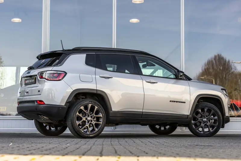 Jeep Compass 4xe 240 Plug-in Hybrid Electric S 2021 leasen bij DreamLease: foto 2