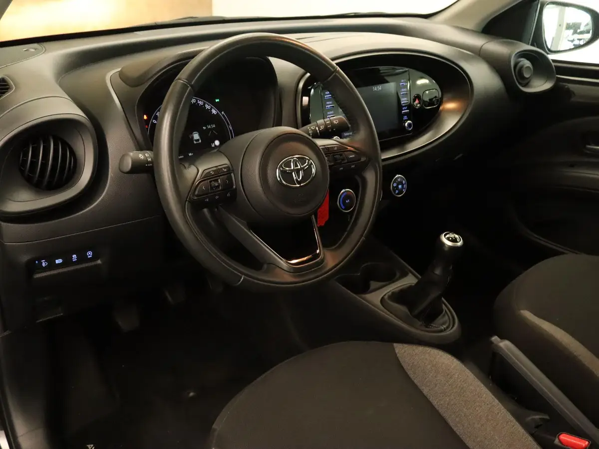 Toyota Aygo X 1.0 VVT-i MT Play: foto 2