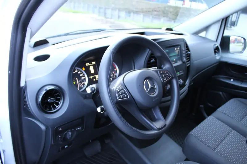 Mercedes-Benz Vito 114 CDI Lang L2 Automaat | Trekhaak | Camera | Parkeersensoren 2022 leasen bij DreamLease: foto 2
