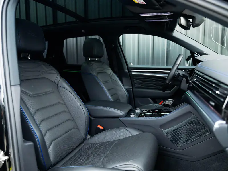 Volkswagen Touareg 3.0 TSi eHybrid 4MOTION R 2023 leasen bij DreamLease: foto 2