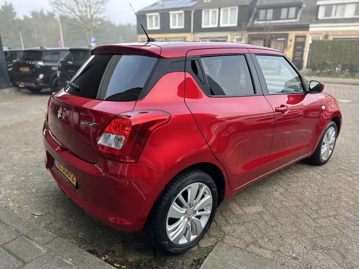 Suzuki Swift 1.2 Select: foto 2