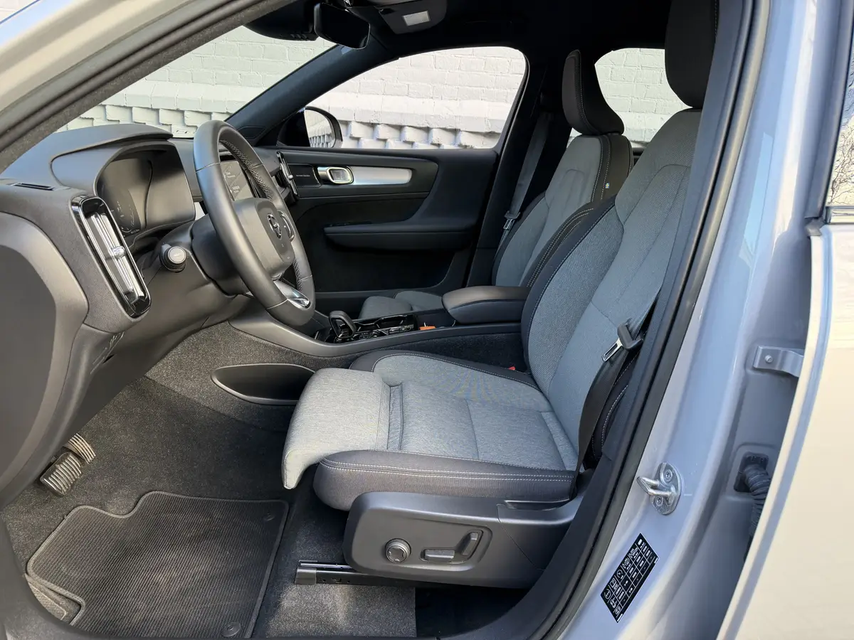 Volvo XC40 1.5 T4 Recharge Plus Dark Harman/kardon Achteruitrijcamera: foto 2