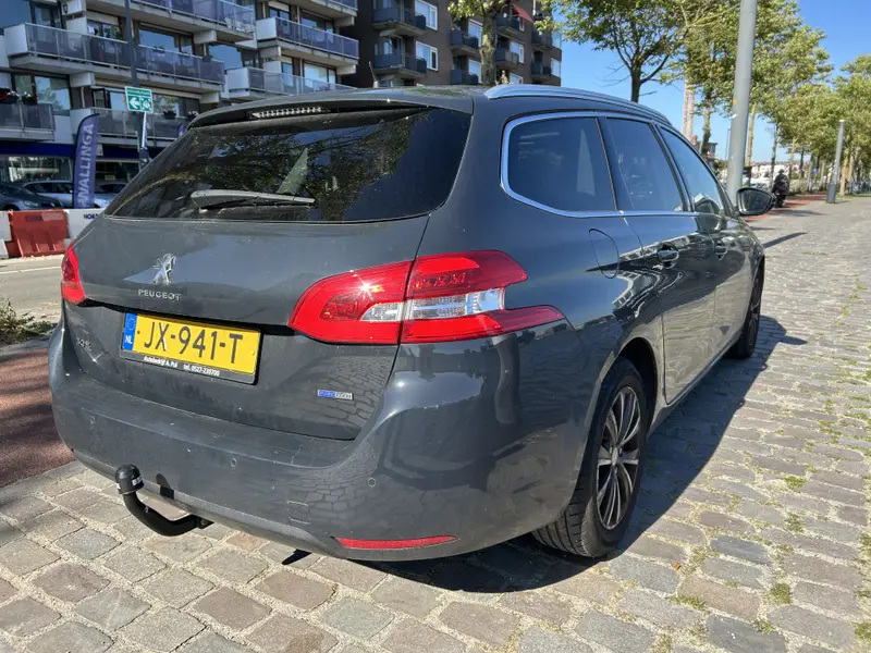Peugeot 308 SW 1.2 PureTech Blue Lease Premium 2016 leasen bij DreamLease: foto 2