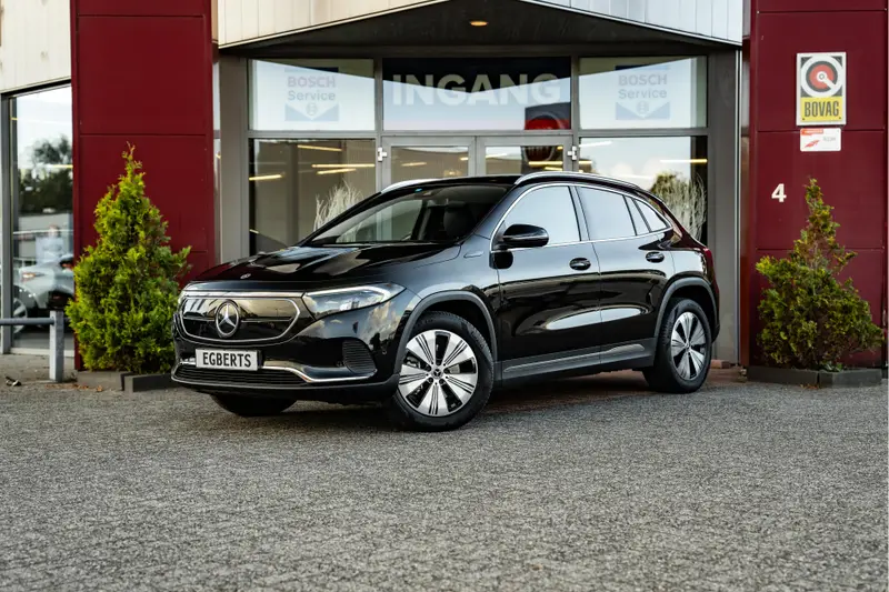 Mercedes-Benz EQA 350 4MATIC Luxury Line 67 kWh 2023 leasen bij DreamLease: foto 1