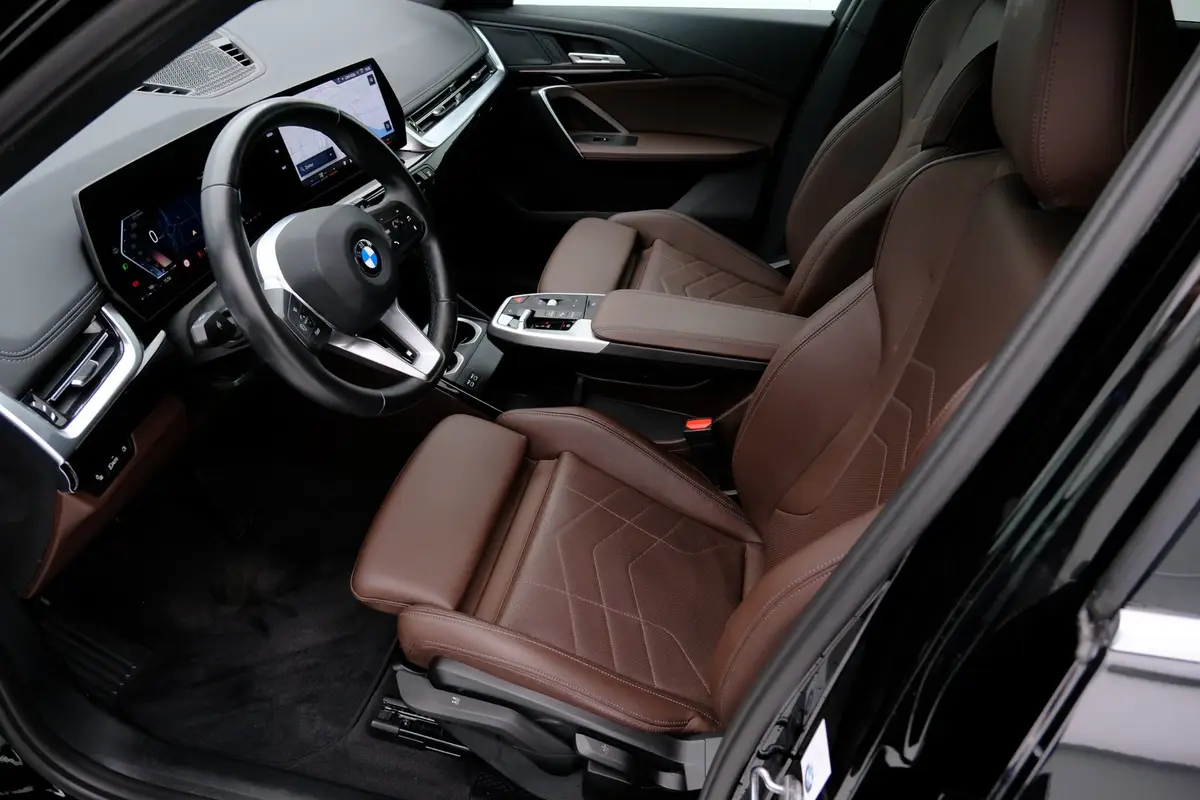 BMW X1 SDrive18d 150pk Aut. Leder|Sportstoelen|1e Eig|CarPlay|Virtual Displ|19"LMV: foto 2