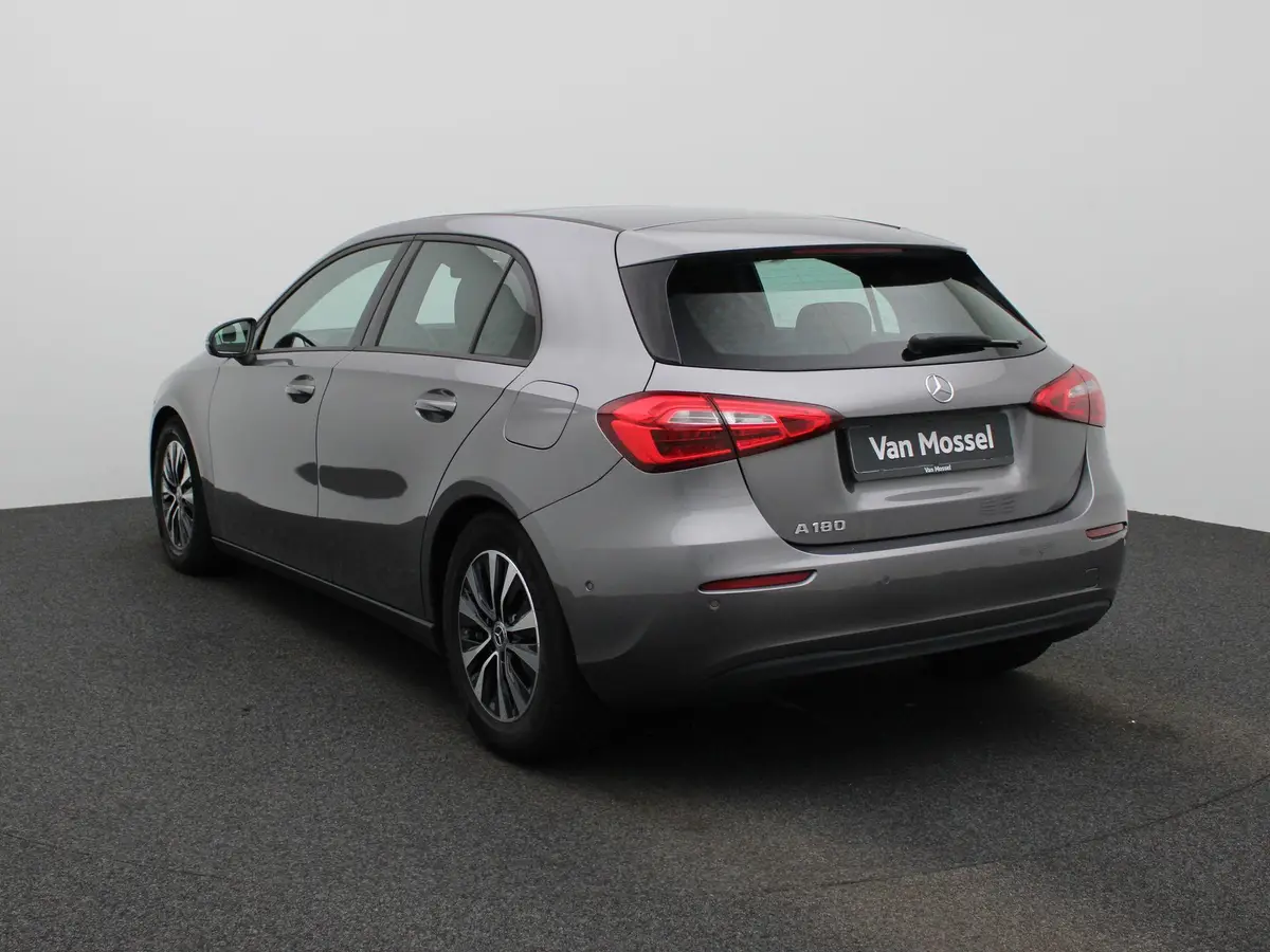 Mercedes-Benz A-Klasse 180: foto 2