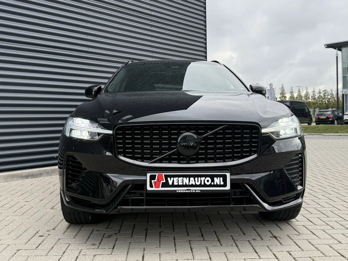 Volvo XC60 2.0 T6 Plug-in hybrid AWD Plus Black Edition: foto 2