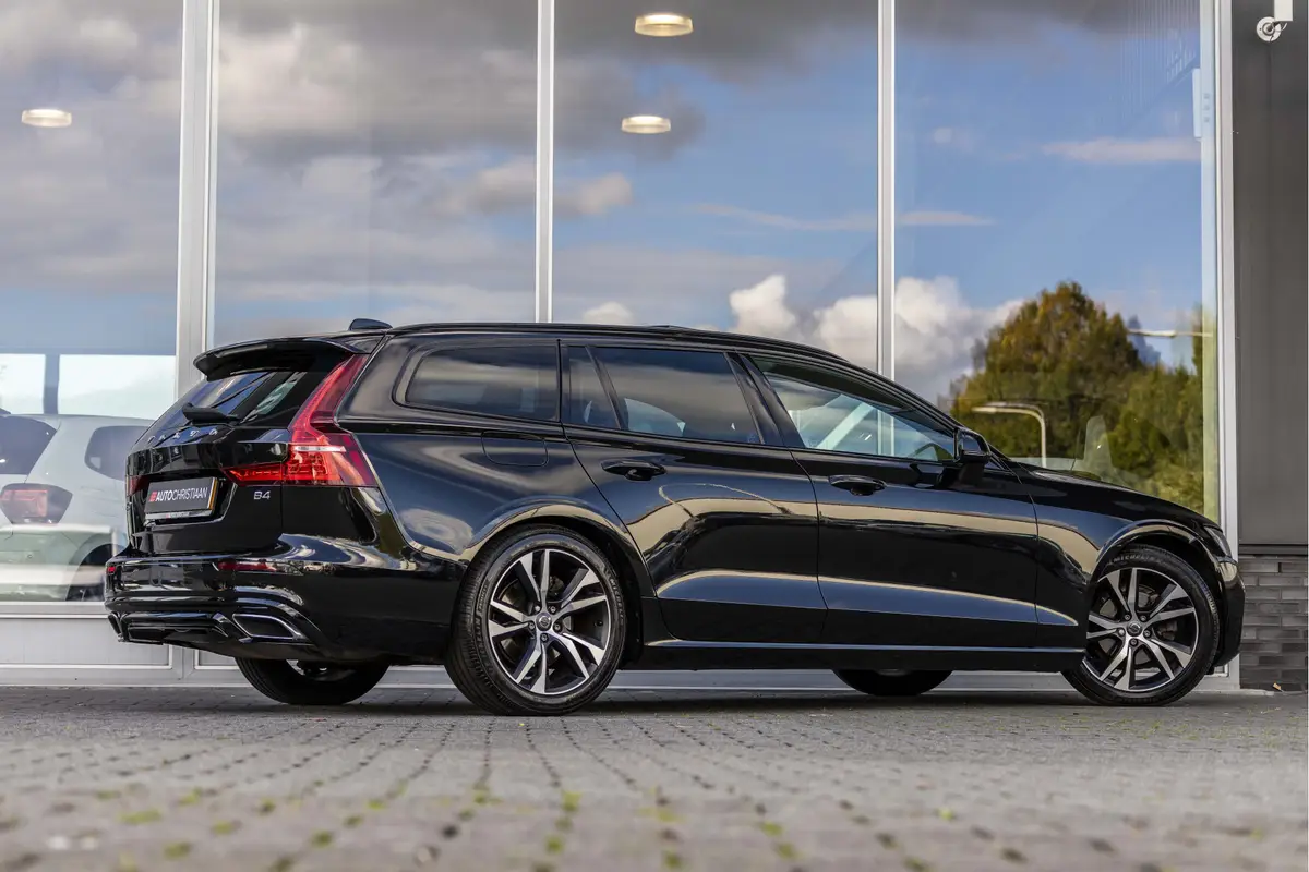Volvo V60 2.0 B4 R-Design: foto 2