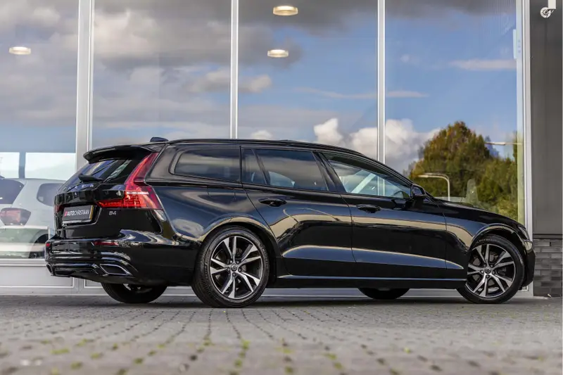 Volvo V60 2.0 B4 R-Design 2021 leasen bij DreamLease: foto 2
