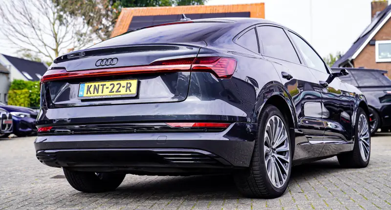 Audi e-tron Sportback 55 quattro S edition 95 kWh |Virtual Mirrors | Head up | Panorama | 360 cam | Trekhaak | Assistentiepakket | 2021 leasen bij DreamLease: foto 2