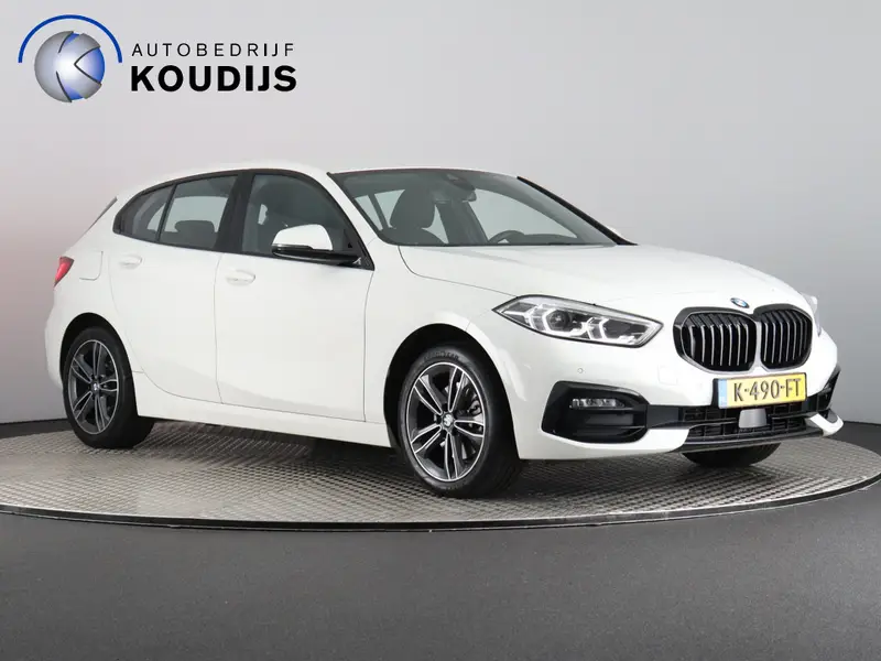 BMW 1 Serie 118i Executive Edition 2020 leasen bij DreamLease: foto 1