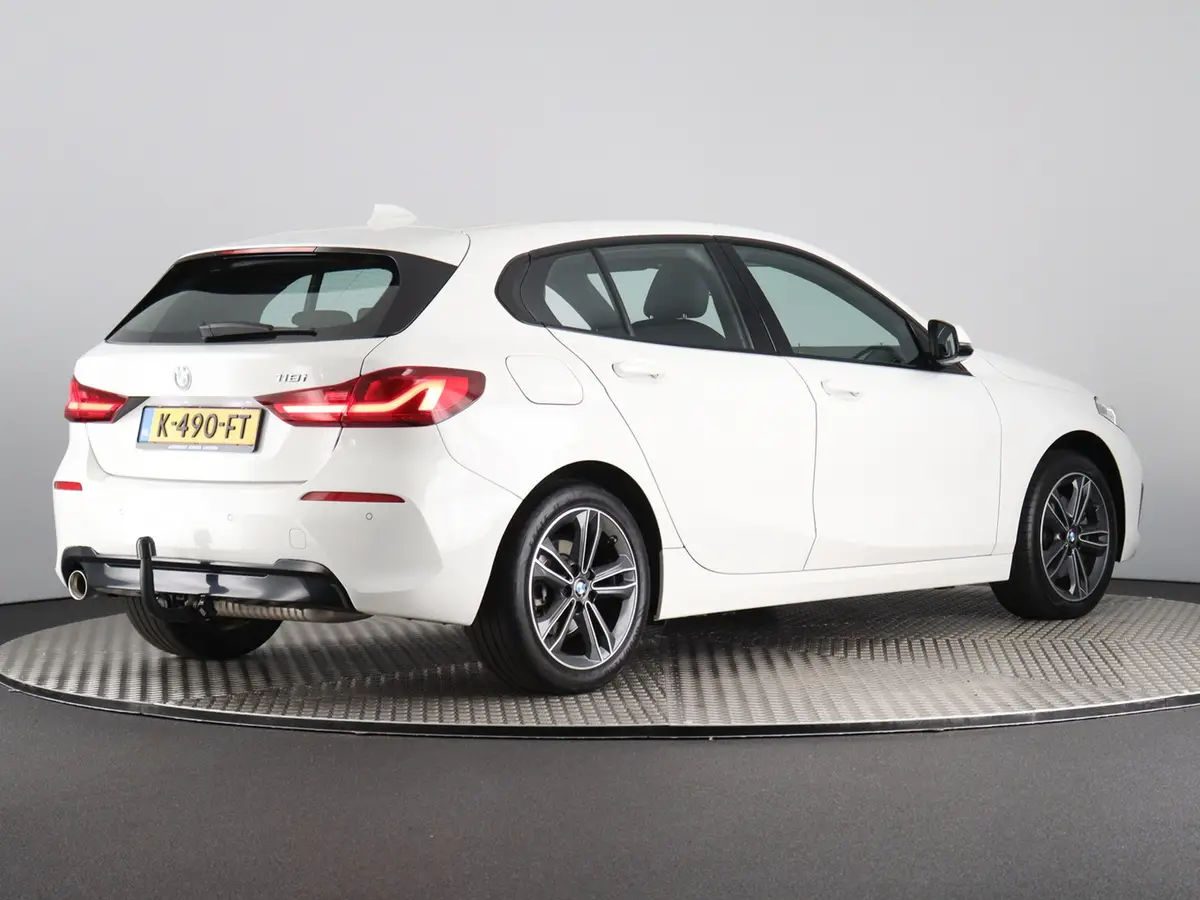 BMW 1 Serie 118i Executive Edition: foto 2