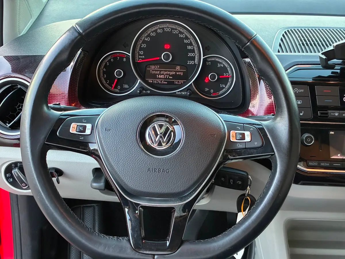 Volkswagen up! 1.0 BMT high up!|1e Eigenaar|Camera|Panoramadak|PDC|Stoel Verw.|Climatronic|CruiseControl|LM-Velgen|NAP|Nieuwe APK|: foto 2