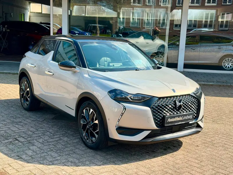DS DS 3 Crossback 1.2 PureTech Louvre|Camera|Leer|Nav|CarPlay|Unieke uitvoering 2022 leasen bij DreamLease: foto 1