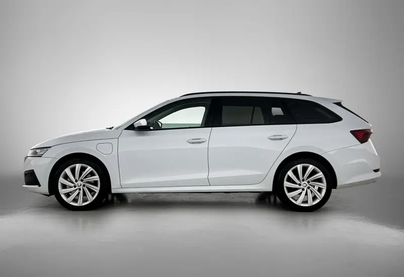 Škoda Octavia Combi 1.4 TSI iV PHEV Business Edition 2023 leasen bij DreamLease: foto 2