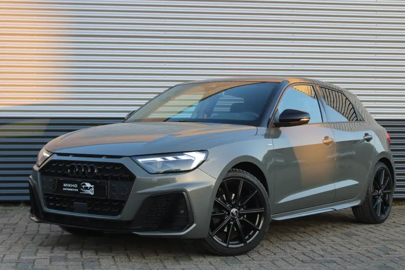 Audi A1 Sportback 35 TFSI 3x S-line | Edition one | Camera | Lane assist | LED | Apple carplay | Keyless | Drive Select | Stoelver 2019 leasen bij DreamLease: foto 1