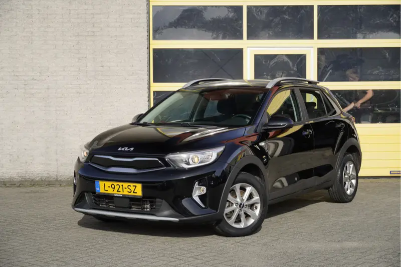 Kia Stonic 1.0 T-GDi MHEV DynamicLine BJ2021 Lmv 15" | Led | Pdc | App-Connect | Airco | Cruise control | Getint glas 2021 leasen bij DreamLease: foto 1