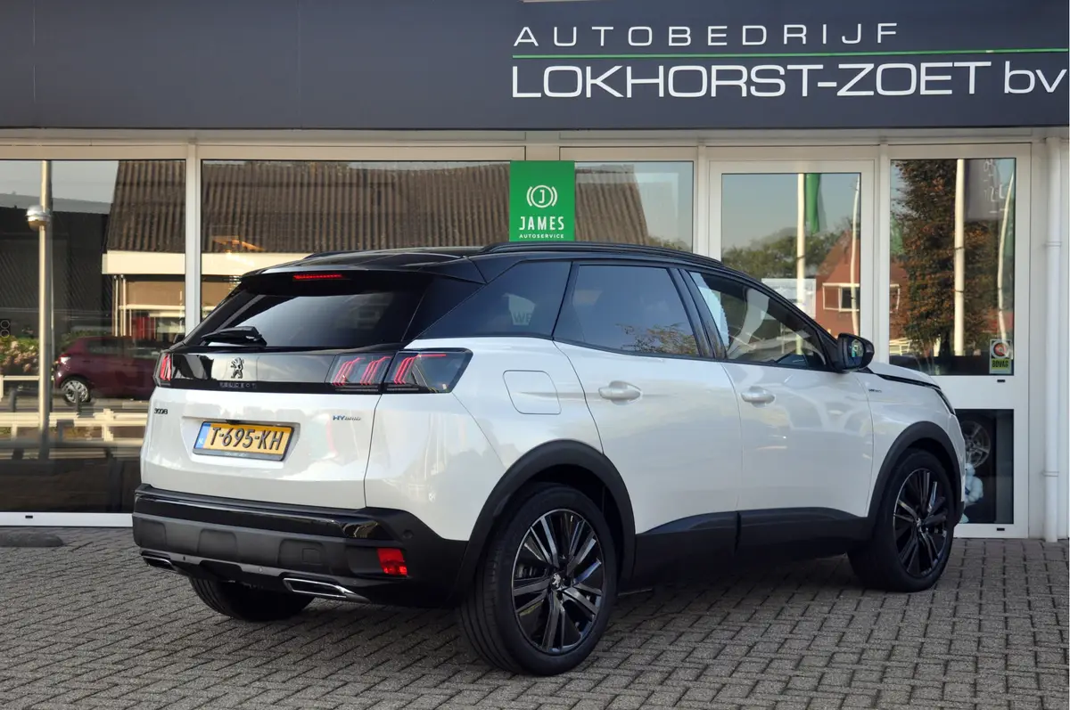 Peugeot 3008 1.6 HYbrid 225 GT: foto 2