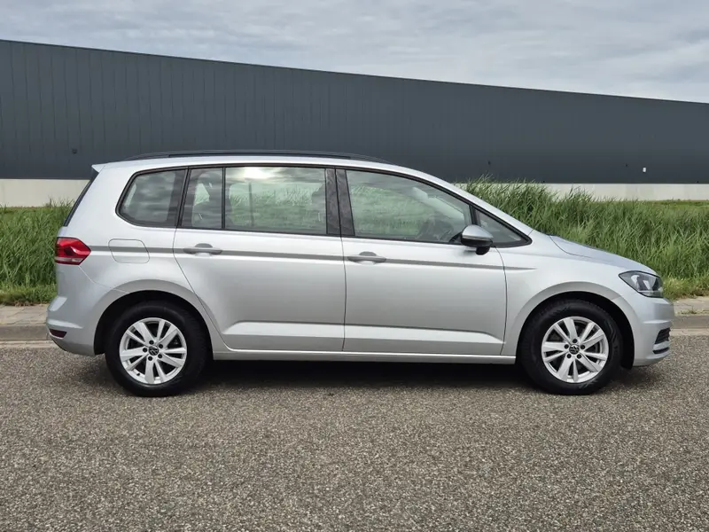 Volkswagen Touran 1.5 TSI Comfortline 7 persoons uitvoering! 2021 leasen bij DreamLease: foto 2