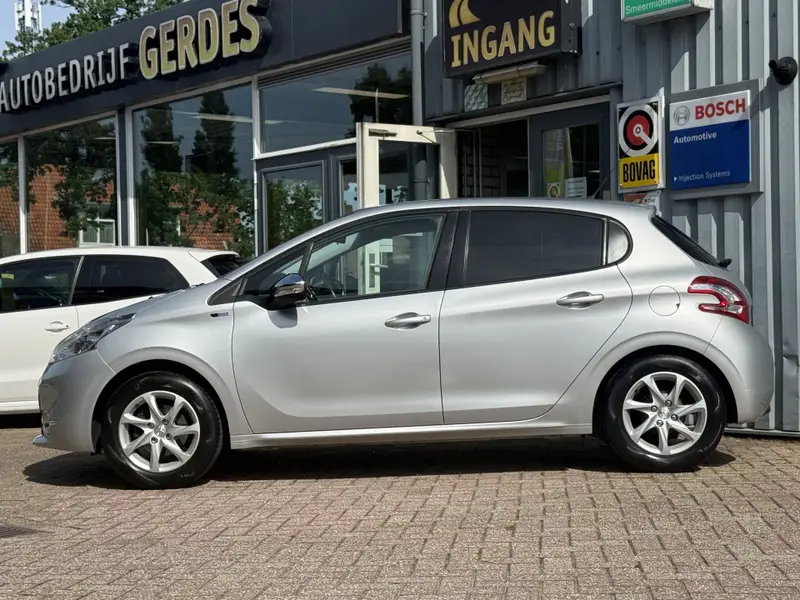 Peugeot 208 1.2 PureTech Style. 2015 leasen bij DreamLease: foto 2