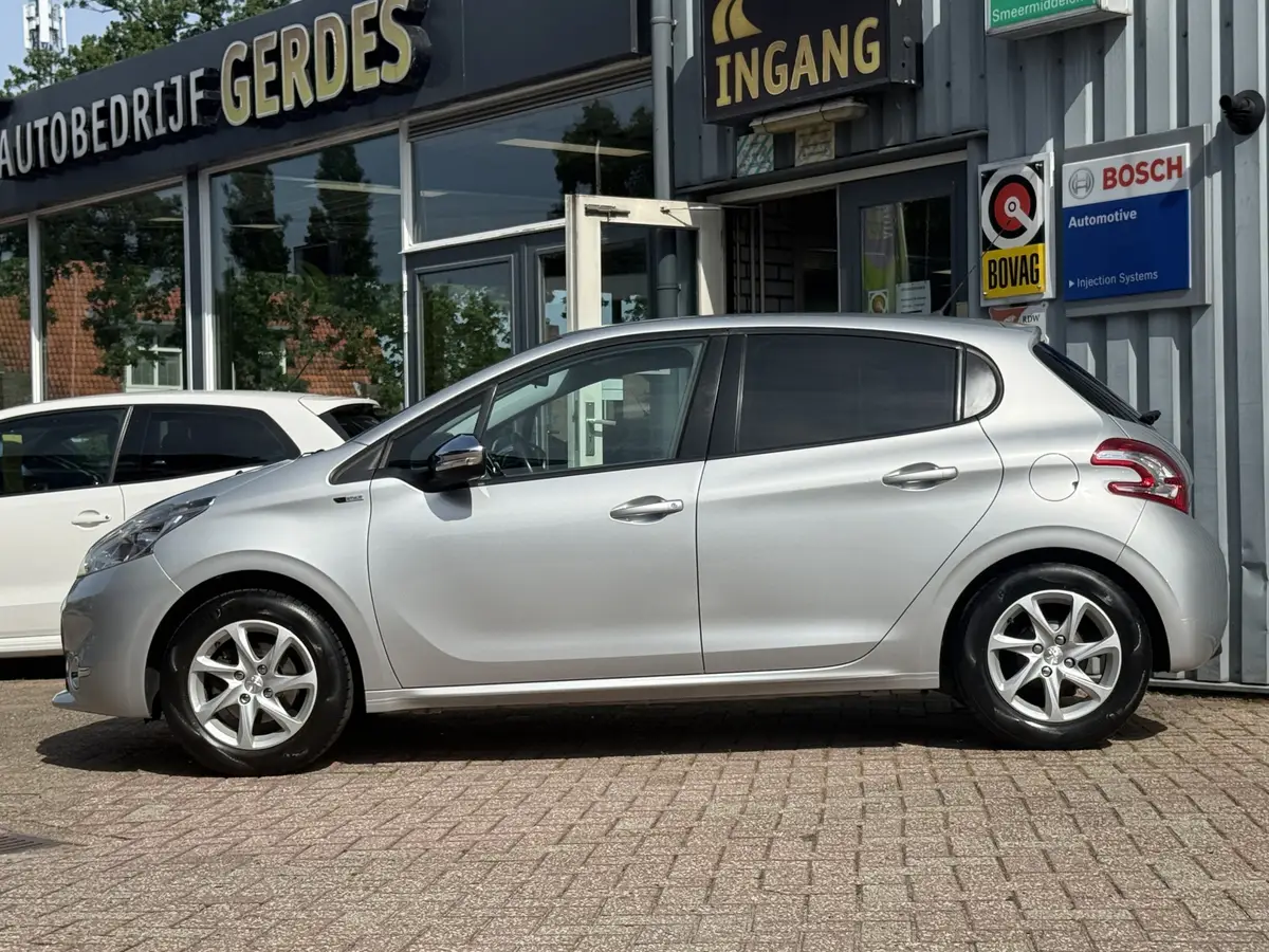 Peugeot 208 1.2 PureTech Style.: foto 2