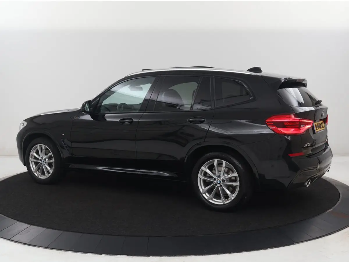 BMW X3 xDrive20i High Executive M-sport: foto 2