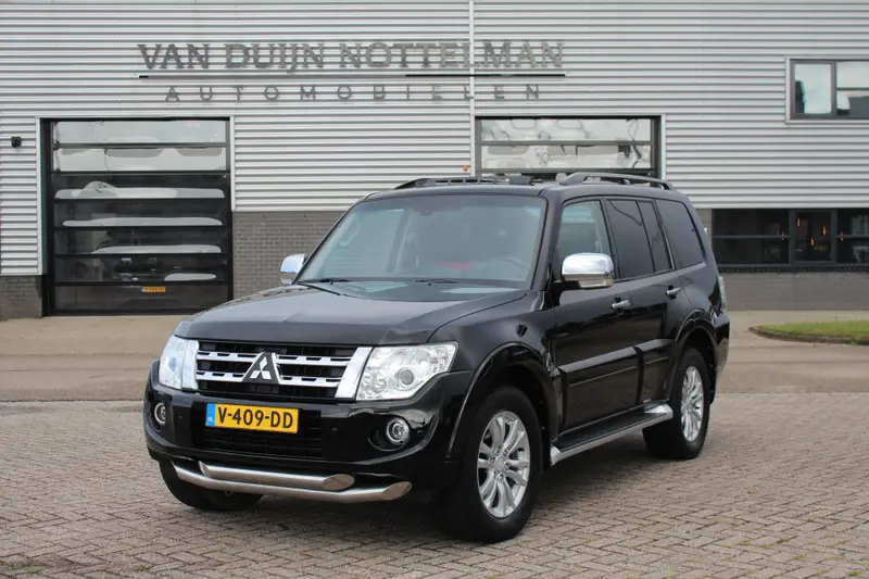 Mitsubishi Pajero 3.2 DI-D Instyle Side Window Van 2014 leasen bij DreamLease: foto 1