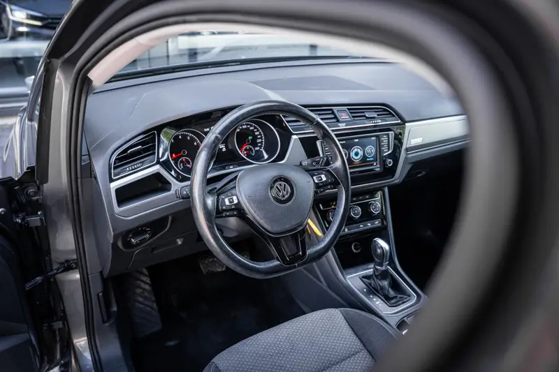 Volkswagen Touran 1.4 TSI Highline | Autom. | Cruise contr. | Led | Camera 2016 leasen bij DreamLease: foto 2