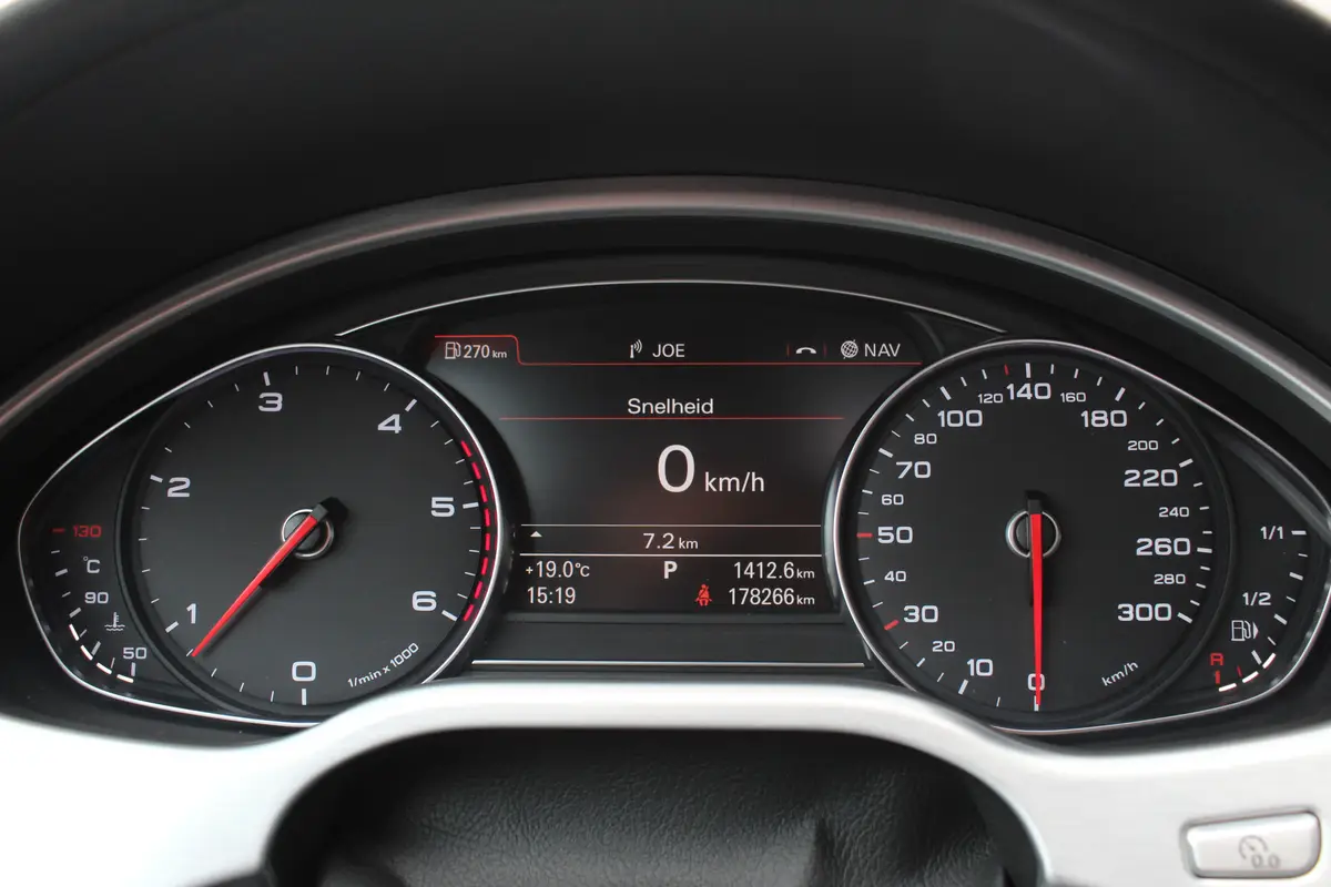 Audi A8 4.2 TDI Quattro Pro Line+: foto 39