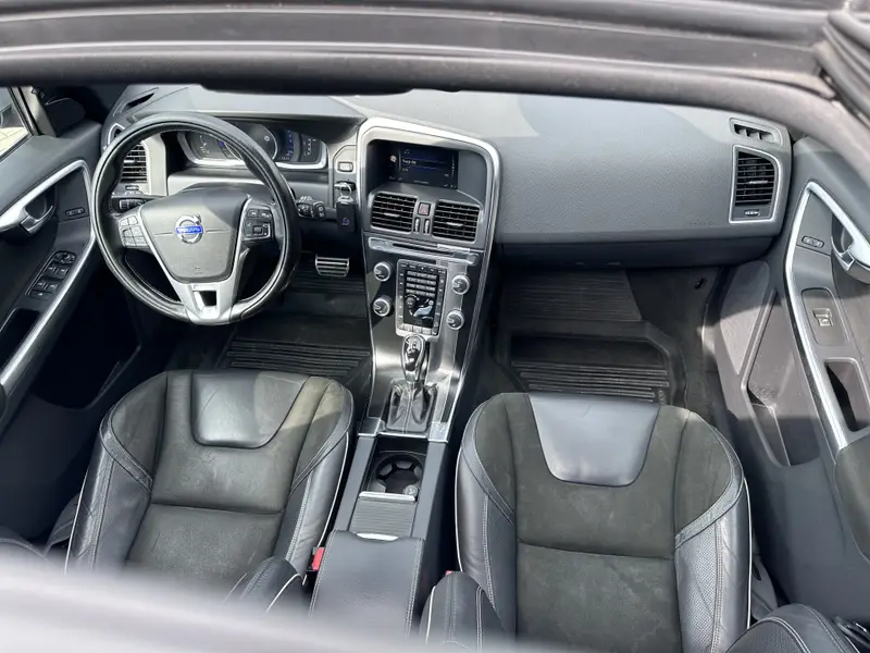 Volvo XC60 2.4 D4 R-Design 2016 leasen bij DreamLease: foto 2