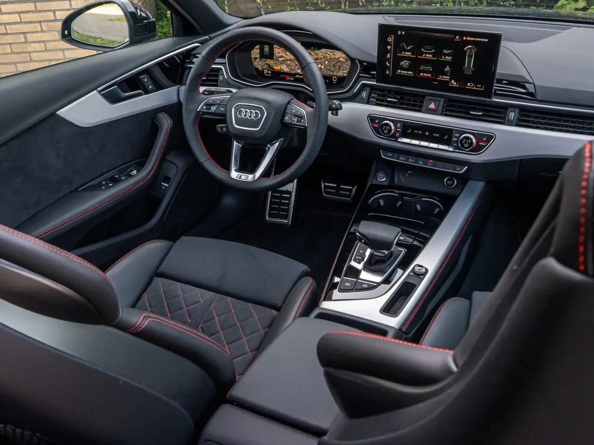 Audi A4 Avant 40 TFSI S edition: foto 2
