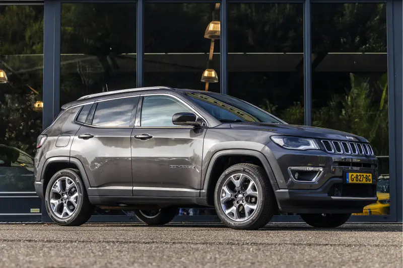 Jeep Compass 1.4 MultiAir Limited 2019 leasen bij DreamLease: foto 1