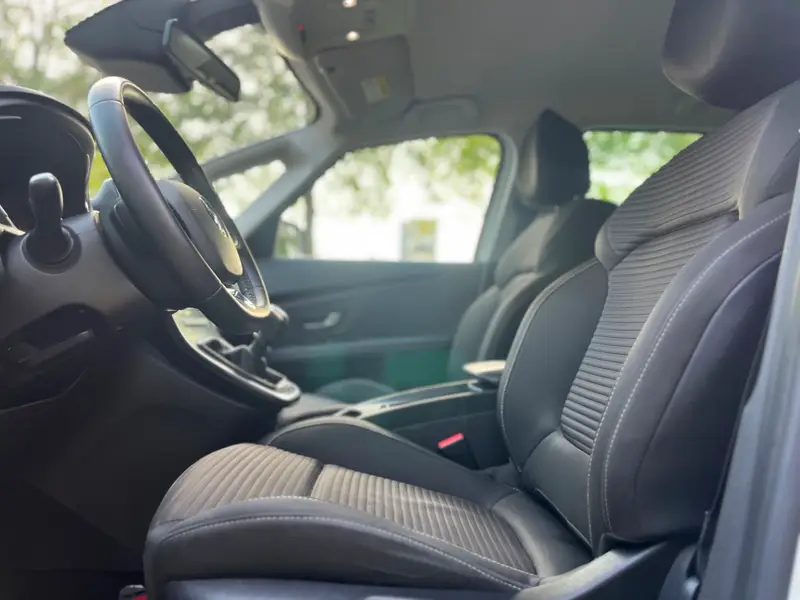 Renault Grand Scénic 1.3 TCe Business Zen 7-Persoons *apk 09-2027*NL-AUTO+NAP+1EIG+NAVI+TREKHAAK+PARKEERSENSOREN+CLIMATE CONTROL+ 2021 leasen bij DreamLease: foto 2