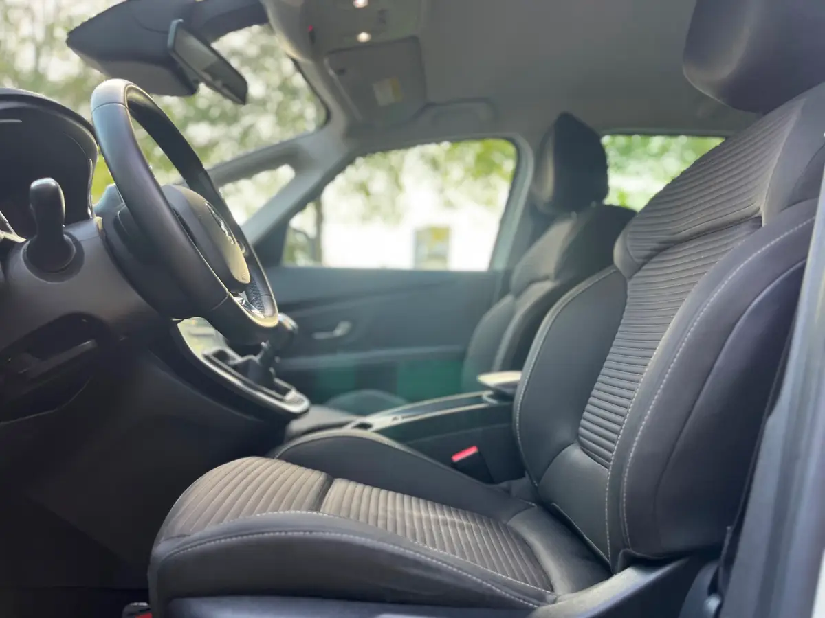 Renault Grand Scénic 1.3 TCe Business Zen 7-Persoons *apk 09-2027*NL-AUTO+NAP+1EIG+NAVI+TREKHAAK+PARKEERSENSOREN+CLIMATE CONTROL+: foto 2
