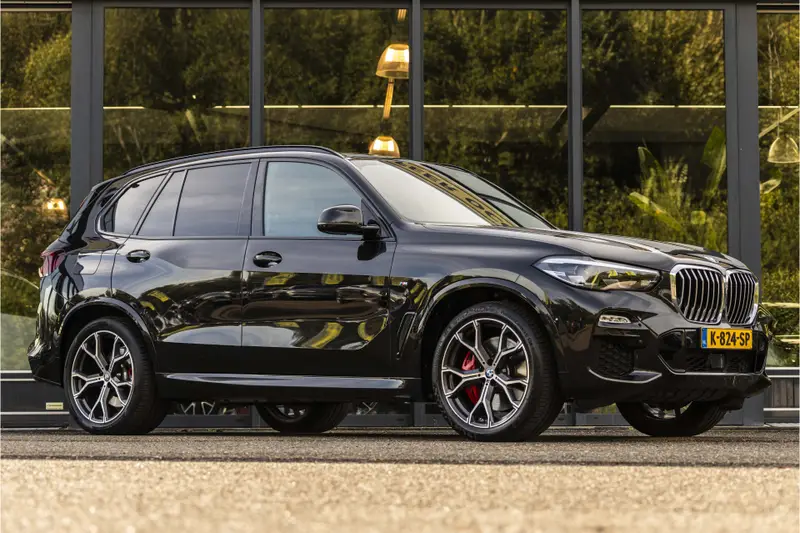 BMW X5 xDrive45e High Executive 2021 leasen bij DreamLease: foto 1