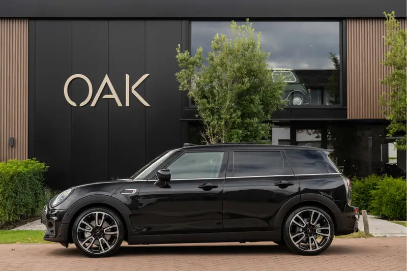 MINI Clubman 2.0 Cooper S F1 Aut. | JCW-Trim | Navi | Panorama | Lounge Leder | H&K | Head-Up | Camera | 19"LM | Midnight Black 2022 leasen bij DreamLease: foto 1