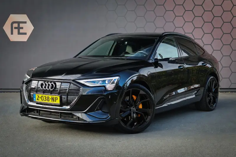 Audi e-tron Sportback 55 quattro 95 kWh | RS-STOELEN | ADAPTIVE CRUISE | 22" | B&O SURROUND | PANORAMADAK | VIRTUAL MIRRORS | STUURWIELVERWARMING | TREKHAAK| HEAD-UP DISPLAY | STOELVERWARMING V+A | LUCHTVERING | CARPLAY | 2021 leasen bij DreamLease: foto 1