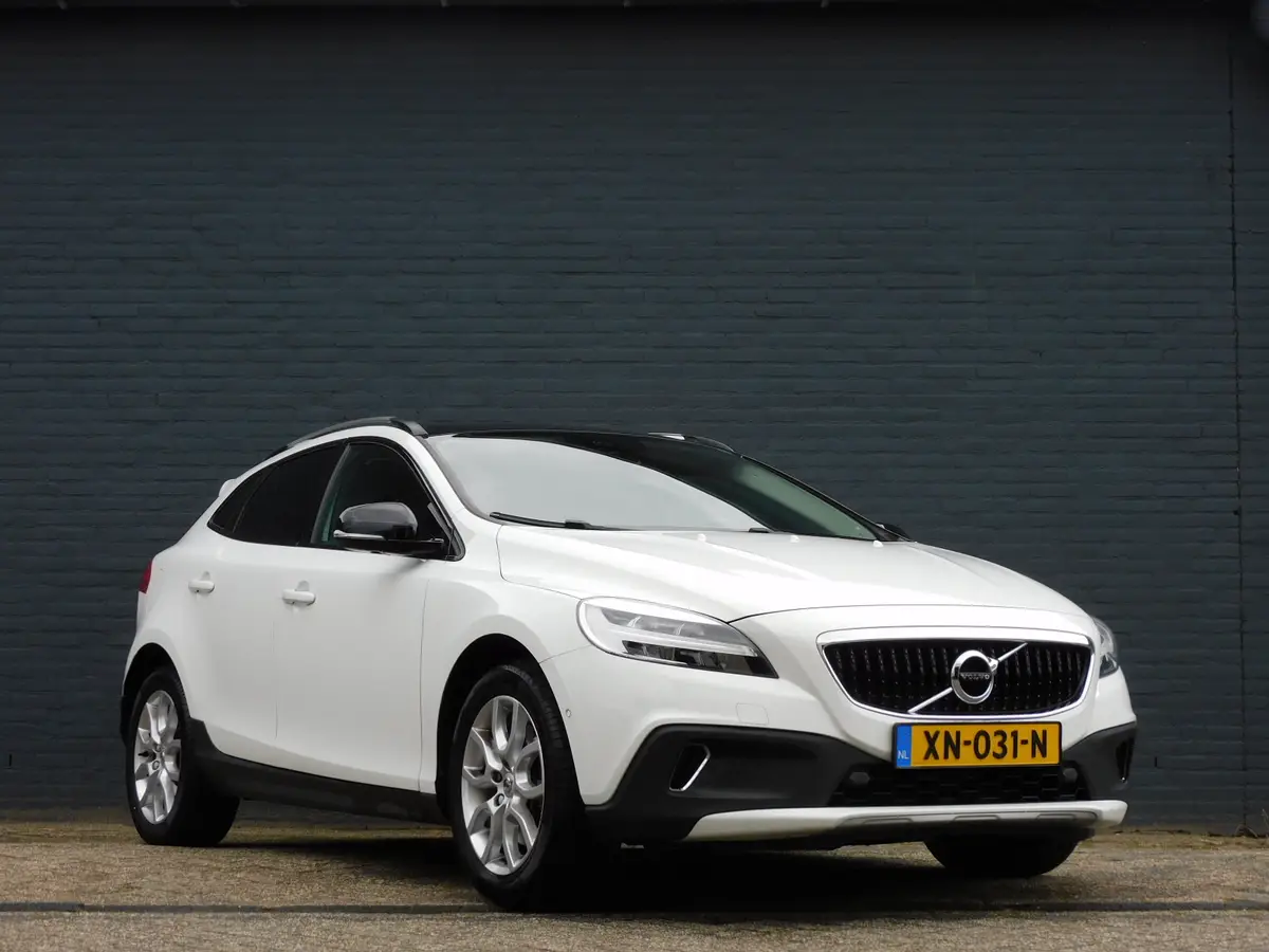 Volvo V40 Cross Country 1.5 T3 Polar+ Luxury: foto 2
