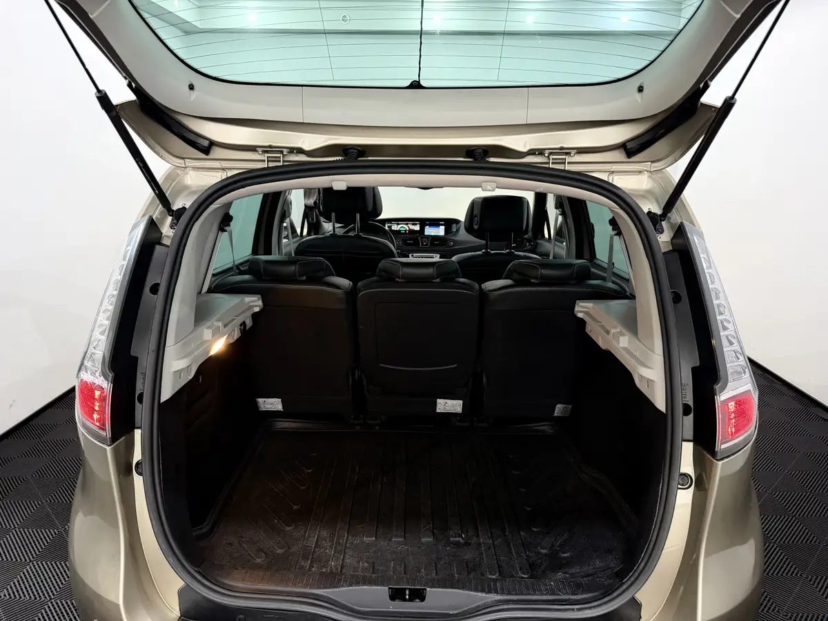 Renault Scénic 2.0 Privilege: foto 28