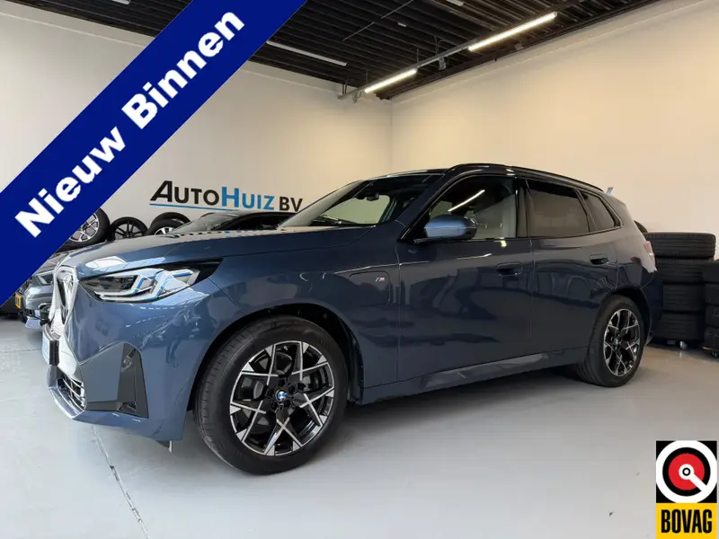 BMW X3 30e xDrive M Sport Harman- Kardon Sound Trekhaak Stuurwielverwarming Head-Up Display 360 Gr. Camera Driving Assistant Professional Elektrische actieradius tot 90 km WLTP! Bmw Iconic Glow Chassisdemping elektronisch geregeld 2026 leasen bij DreamLease: foto 1