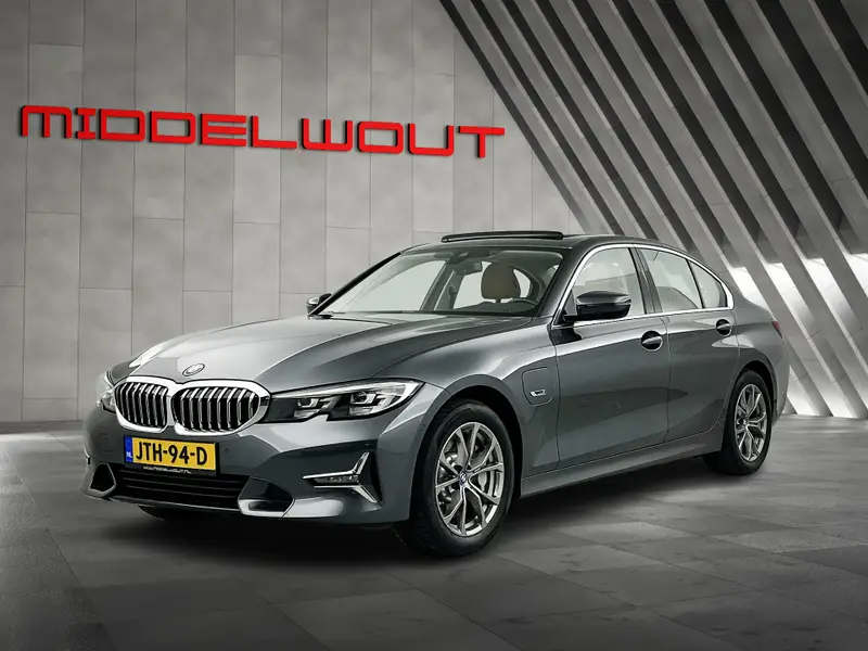 BMW 3 Serie 330e 292PK High Exe. Schuif-kanteldak/Leder/M-sport-stoelen 2022 leasen bij DreamLease: foto 1