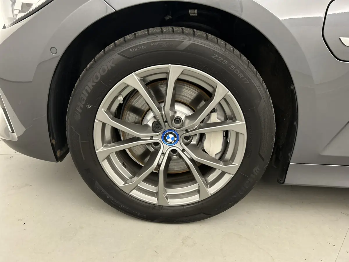 BMW 3 Serie 330e 292PK High Exe. Schuif-kanteldak/Leder/M-sport-stoelen: foto 33